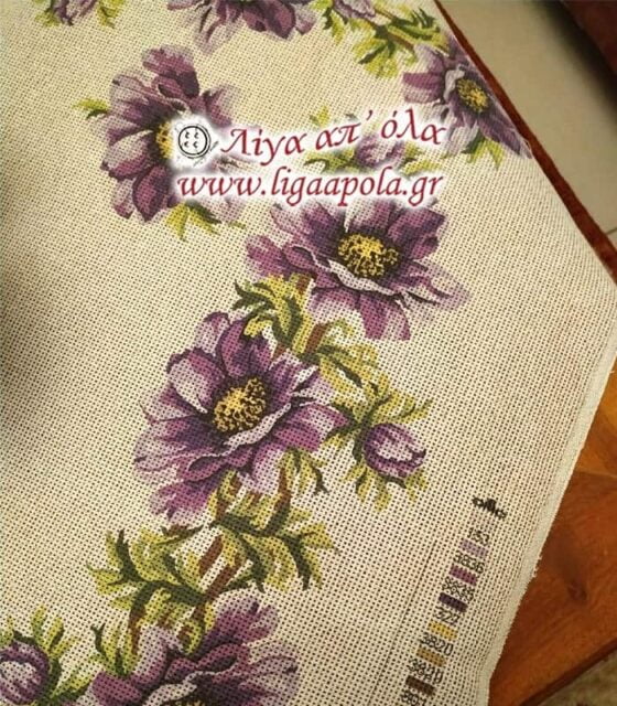 Σταμπωτό καρέ με μοβ λουλούδια 1μ x 1μ - Gobelin