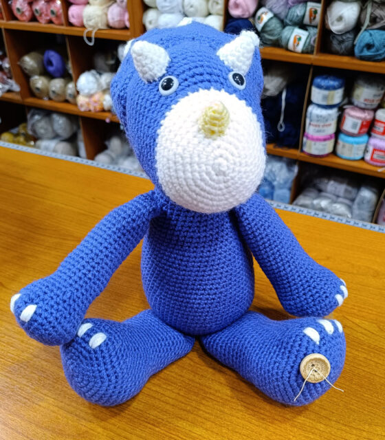 plekto xeiropoihto amigurumi deinosauros 35ek mak072 1 logo