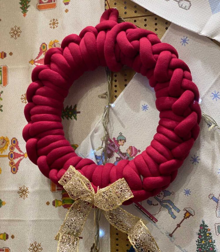 Στεφανάκι Marshmallow Χριστουγεννιάτικο διακοσμητικό Μπορντό 30εκ - Α94