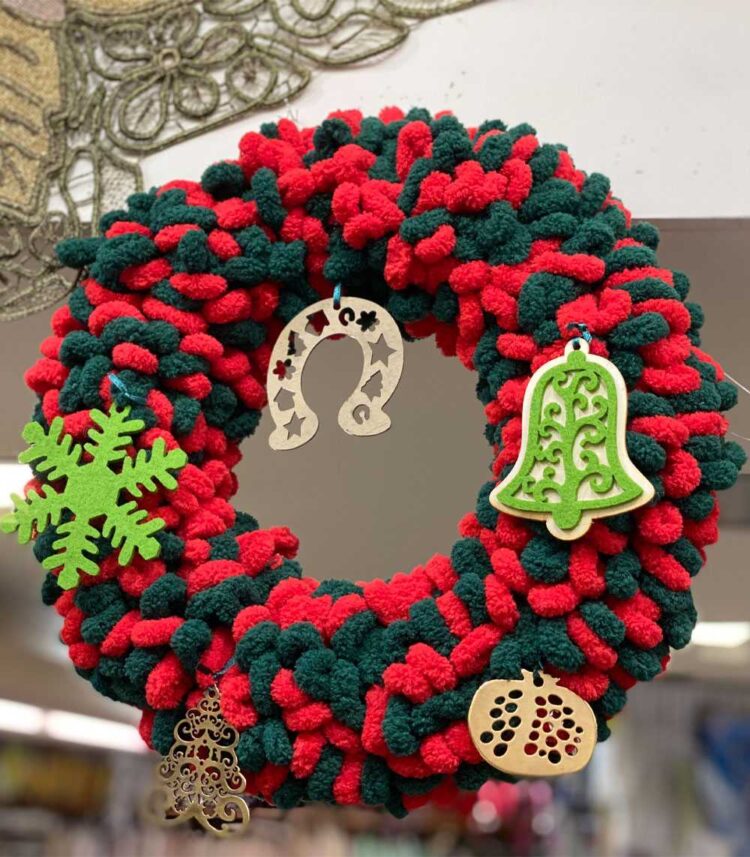 Στεφανάκι Puffy Χριστουγεννιάτικο διακοσμητικό Κόκκινο Πράσινο 30εκ - Α93